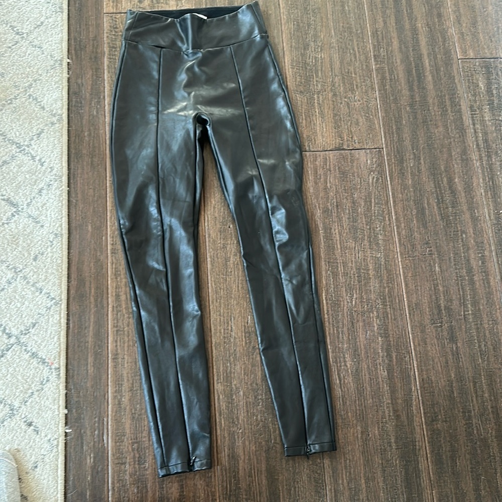 Abercrombie leather leggings size xs